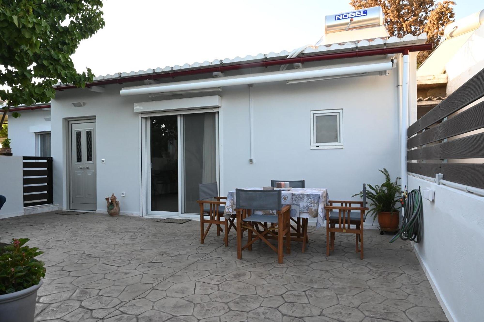 Evita'S Guesthouse Agia Marina Mikrolimanou Exterior photo